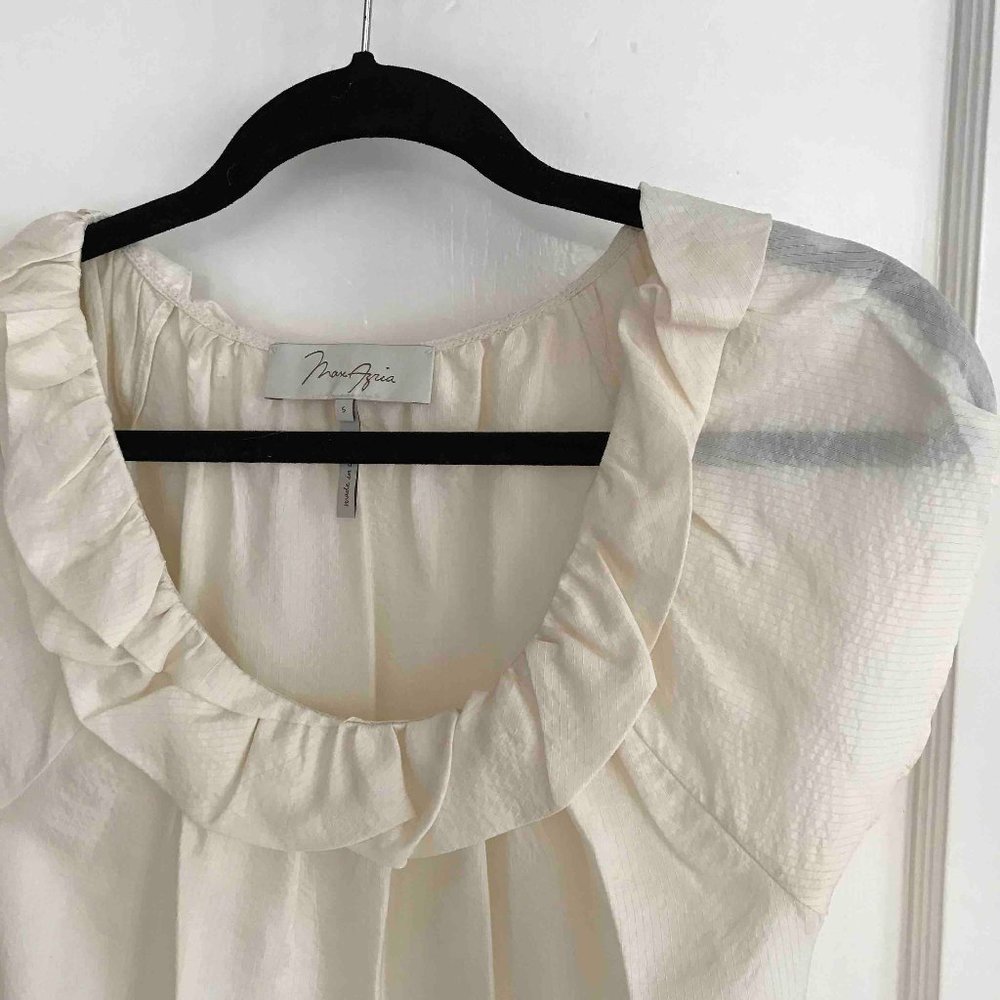 MAX AZRIA SILK RUFFLED BLOUSE size Small in Ivory